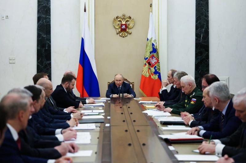 Латвійські розвідники повідомляють, що в Росії усвідомлюють значні збитки, викликані західними санкціями, проте цю інформацію не доводять до відома Путіна.