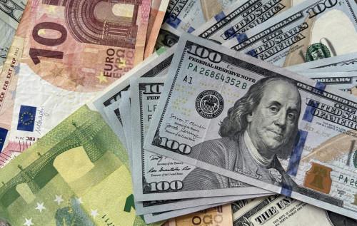 Долар та євро продовжать своє зростання: підприємці поділилися прогнозами щодо майбутніх курсів валют.