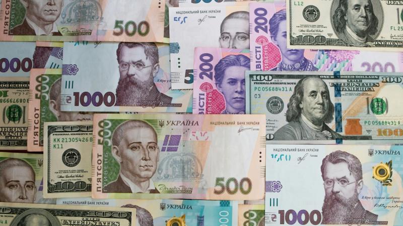 В Україні реальний валовий внутрішній продукт зменшується вже третій місяць підряд, при цьому у першому кварталі спостерігається спад на 0,6% - за даними ІЕД.
