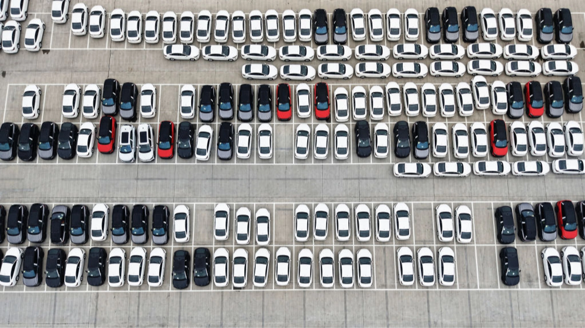 Німецька автомобільна промисловість зустрічає посилення конкуренції в умовах уповільнення економіки Китаю.