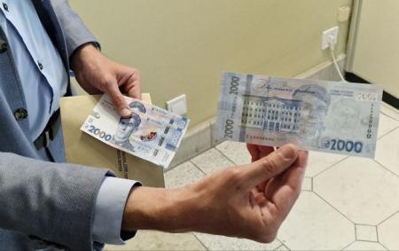 Чи здатна купюра в 2000 гривень вплинути на інфляцію: думки експертів у Верховній Раді щодо можливих ризиків.