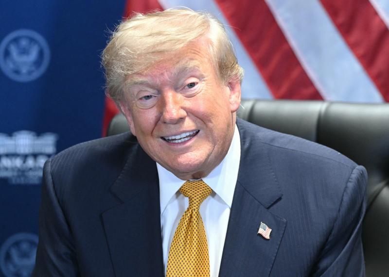 Трамп планує ввести нові тарифи для шістдесяти держав.