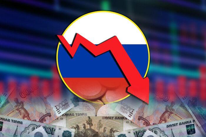 Висока вартість нафти не допомагає російському бюджету: дефіцит продовжує збільшуватись через рекордні витрати на армію, повідомляє Bloomberg.