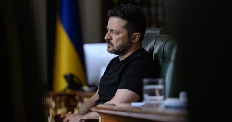 ЗМІ повідомляють, що у Зеленського більше не залишилось людей, яким він міг би довіряти, що призвело до безвихідної ситуації.