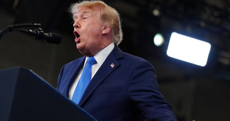 Рейтинг Дональда Трампа досяг рекордно низького показника за весь час його presidency, згідно з новим опитуванням.