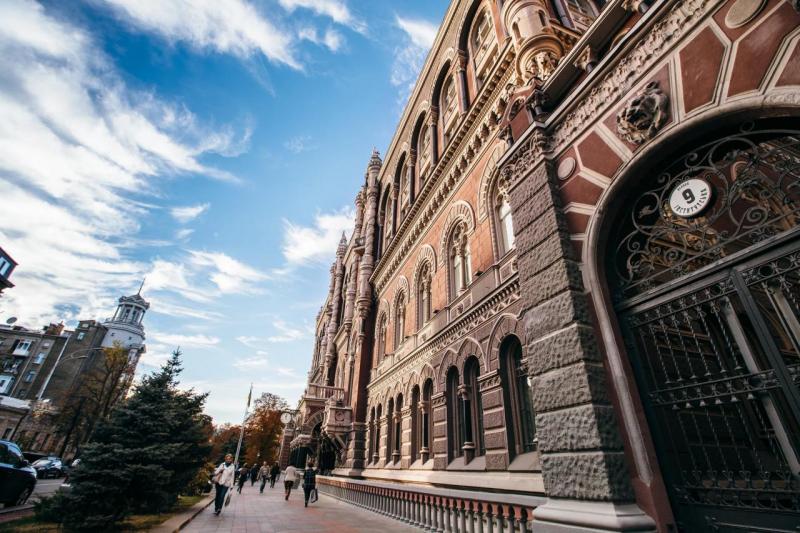 Доступні гроші більше не в наявності: чому Національний банк знову підвищив процентну ставку та які наслідки це матиме для цін.