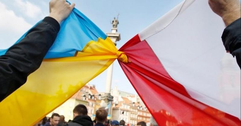 У польських українців з'явилися нові труднощі у сфері працевлаштування: подробиці.