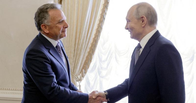Путін зустрівся з Віткоффом, який доставив до Росії мирні пропозиції від Зеленського стосовно завершення конфлікту.