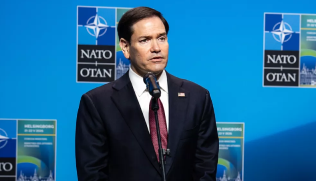 Рубіо висловив думку, що конфлікт Росії з Україною безпосередньо пов'язаний з Донбасом, і закликав до пошуку дипломатичного вирішення ситуації.